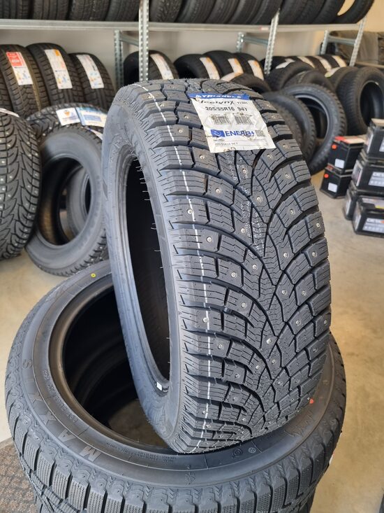 205/55R16 Triangle TI501 ar šipiem